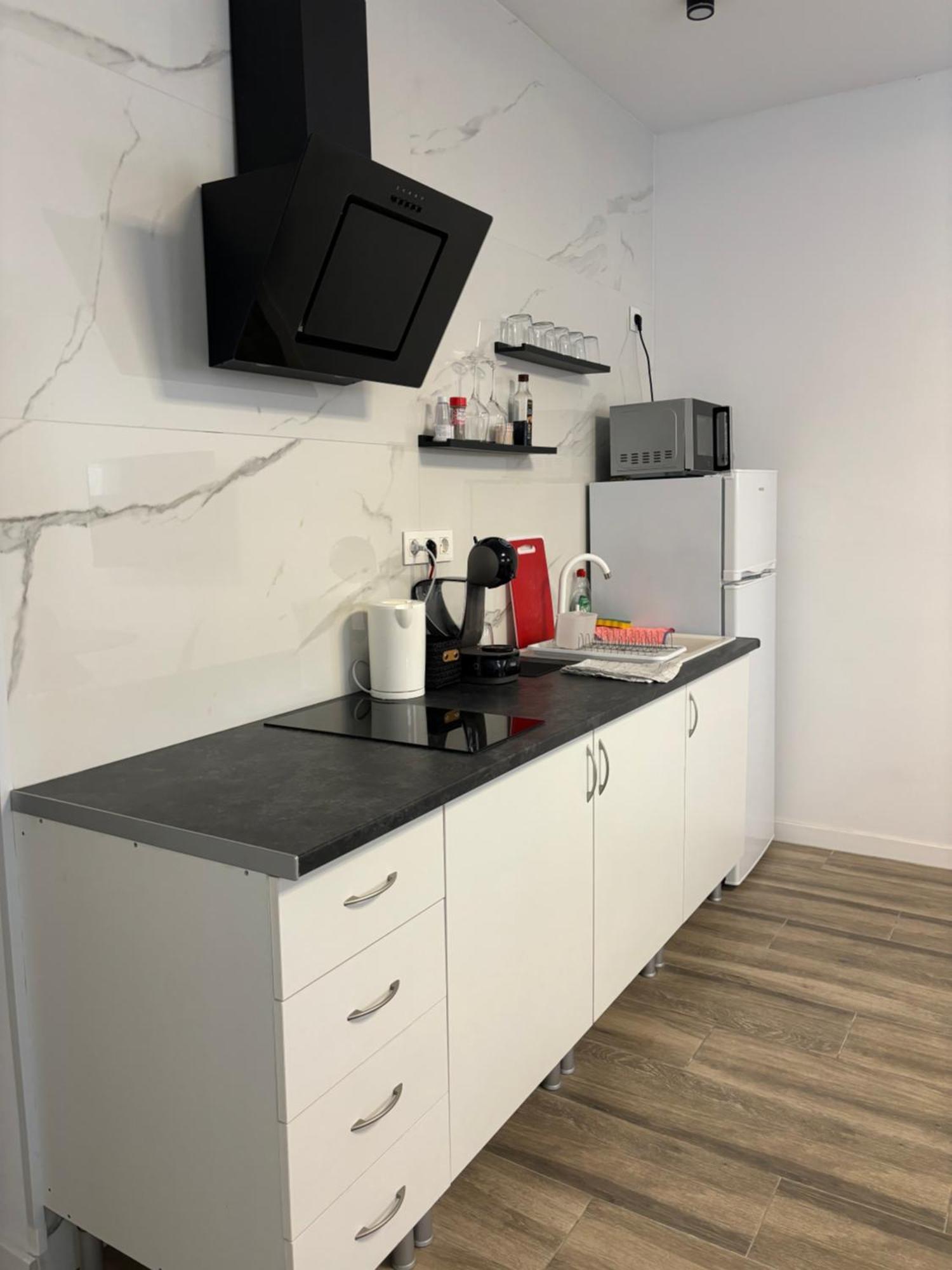 Apartamento Blanco Y Negro En El Centro لقنت المظهر الخارجي الصورة