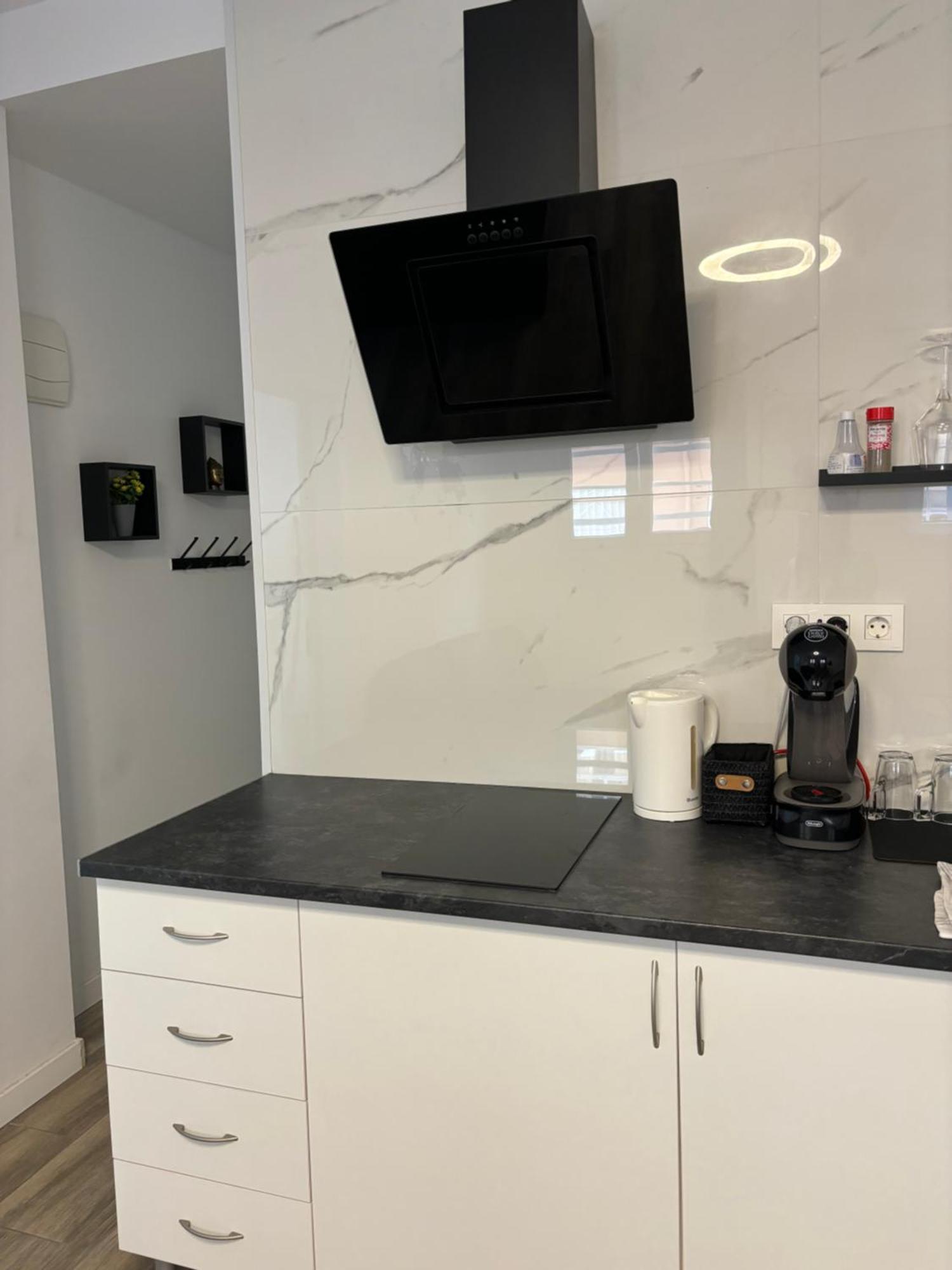 Apartamento Blanco Y Negro En El Centro لقنت المظهر الخارجي الصورة
